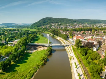 Luftaufnahme der Weser mit BrückeAerial view of the Weser with bridge