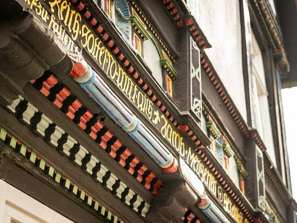 Schmuckelemente der Weserrenaissance an FachwerkhausWeser Renaissance decorative elements on half-timbered house