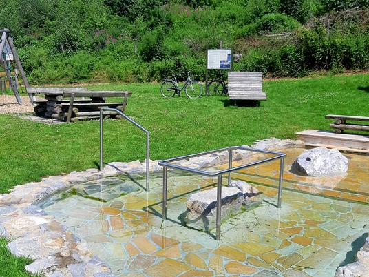 Tretbecken an der Freizeitanlage | Büren-Siddinghausen Tretbecken an der Freizeitanlage | Büren-Siddinghausen