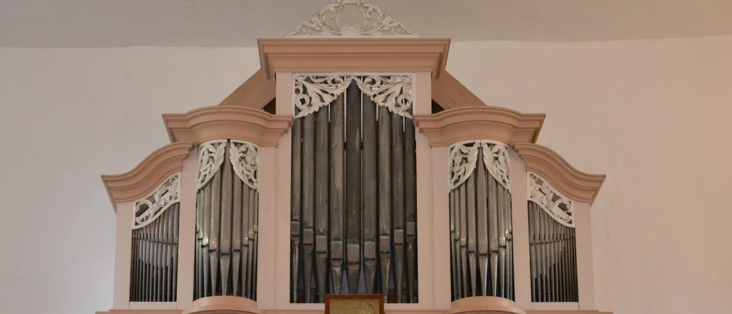 Kreutzbach-Organ-Church-Großlehna-gesamt.JPG