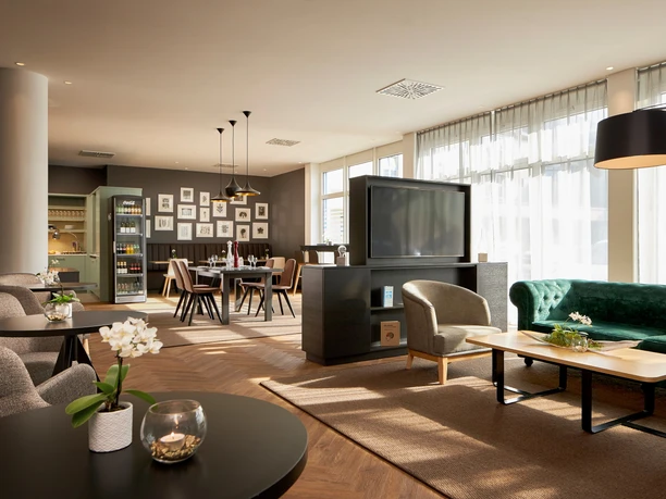 Executive Lounge meeting room at the conference hotel H4 Hotel Leipzig | Leipzig Convention Bureau Executive Lounge meeting room at the conference hotel H4 Hotel Leipzig – presented by Leipzig Convention Bureau