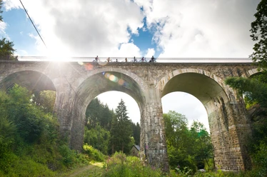 Die Vennbahn führt über das Reichensteiner Viadukt bei Kornelimünster