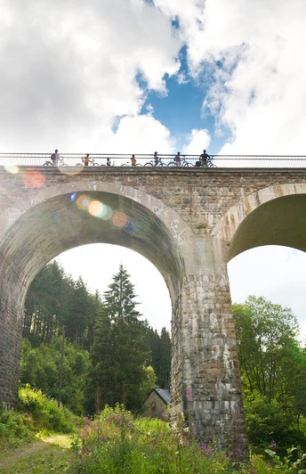 Die Vennbahn führt über das Reichensteiner Viadukt bei Kornelimünster