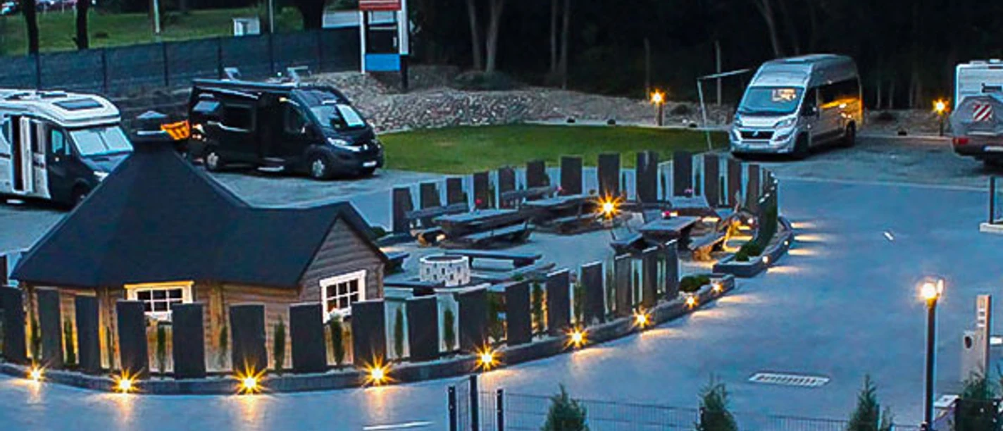 caravan-wohnmobil-stellplatz-brhemr-grillgelegenheiten-und-wechselnder-schooterplatz