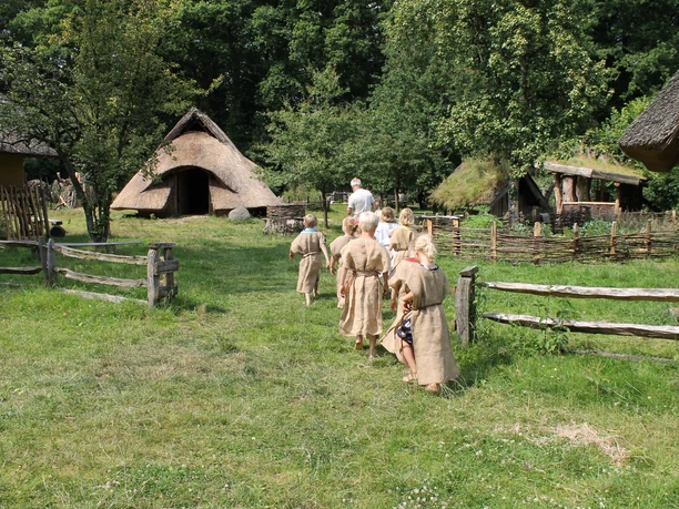 kindergeburtstag-auf-dem-bronzezeithof-uelsen