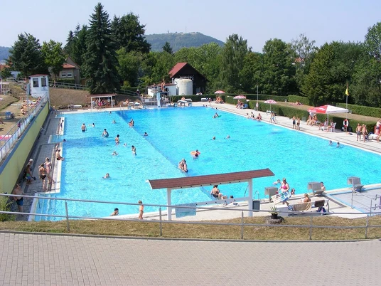 Bergbad Sonnenblick Becken - weboptimiert.jpg