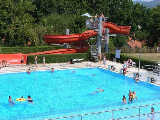 Bergbad Sonnenblick Rutsche - weboptimiert.jpg