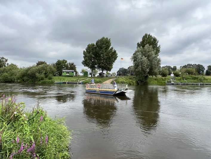 Eine fahrt mit der Solar-Allerfähre in Otersen Eine fahrt mit der Solar-Allerfähre in Otersen