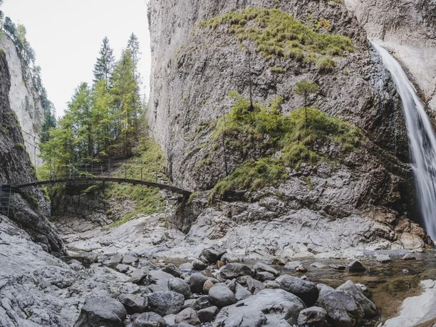 csm_5_Panoramabild_Felskessel_Chessiloch_Typo3_8976faa274.jpg csm_5_Panoramabild_Felskessel_Chessiloch_Typo3_8976faa274.jpg