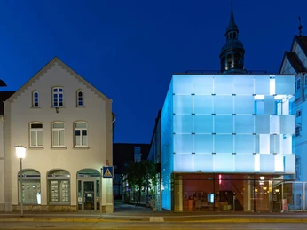 Celler Kunstmuseum am Abend Celler Kunstmuseum am AbendCelle Museum of Art at nightCelle Kunstmuseum om aftenenKunstmuseum Celle 's avonds