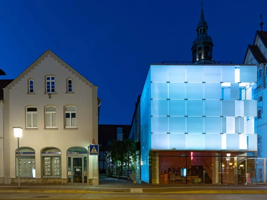 Celler Kunstmuseum am Abend Celler Kunstmuseum am AbendCelle Museum of Art at nightCelle Kunstmuseum om aftenenKunstmuseum Celle 's avonds