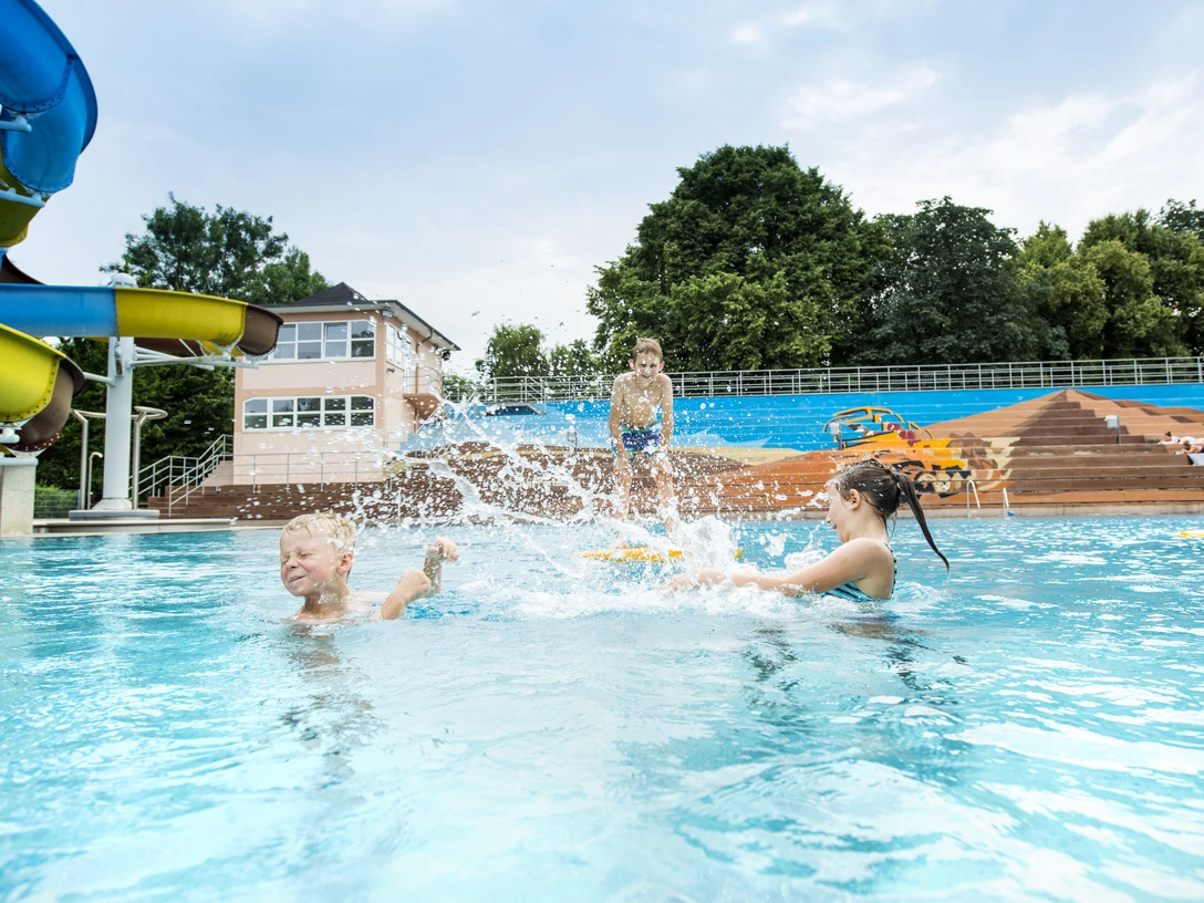 Het Moskaubad in Osnabrück Das Moskaubad in OsnabrückThe Moskaubad in OsnabrückHet Moskaubad in Osnabrück