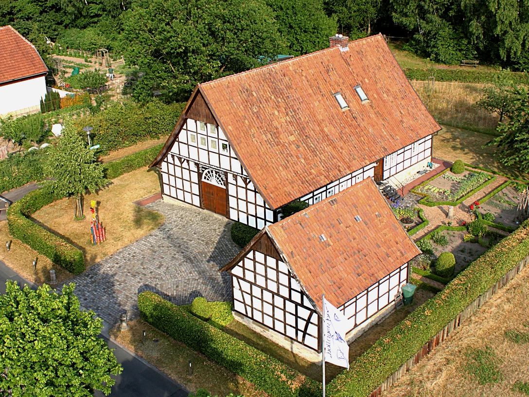 Hollager Hof: Die Fachwerkhofanlage aus ungewöhnlicher Perspektive