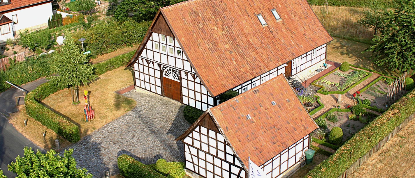 Hollager Hof: Die Fachwerkhofanlage aus ungewöhnlicher Perspektive