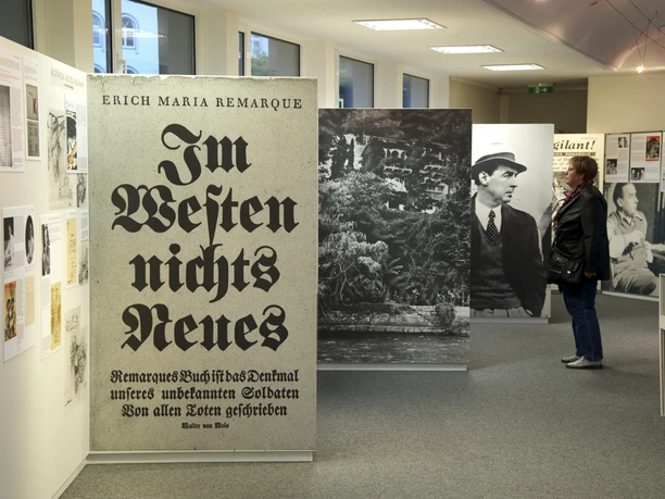 Erich Maria Remarque-Friedenszentrum Erich Maria Remarque-Friedenszentrum mit Ausstellungsstücken zu Remarques Werk und Leben.