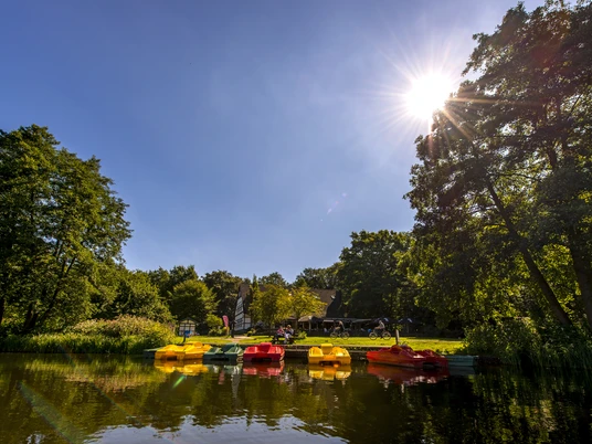 Het meer Rubbenbruchsee ligt midden in de natuur, ook al is het dichtbij het stadscentrum