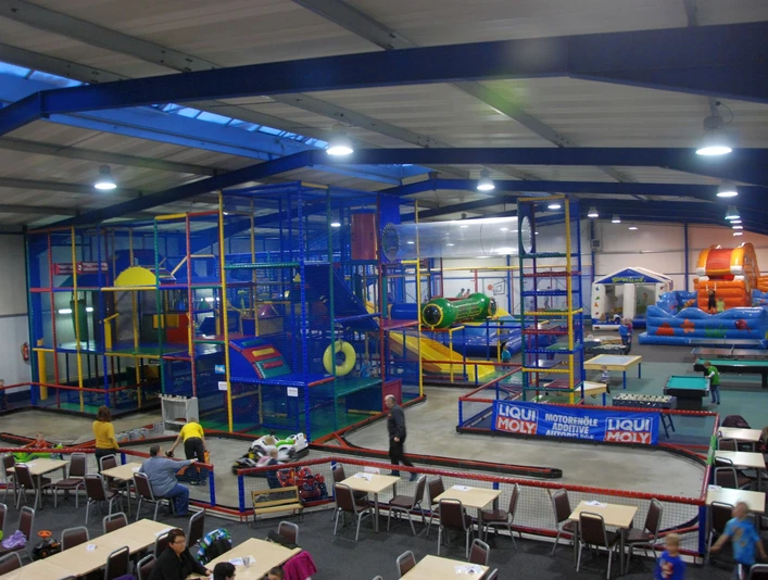Familien-Hallenspielplatz Sternenland