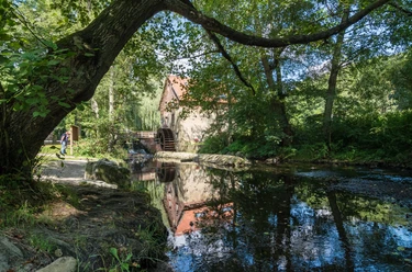 Wassermühle Nettetal - Knollmeyers Wassermühle De watermolen in het Nettetal bij Osnabrück biedt wandelaars en fietsers ook een gezellig café