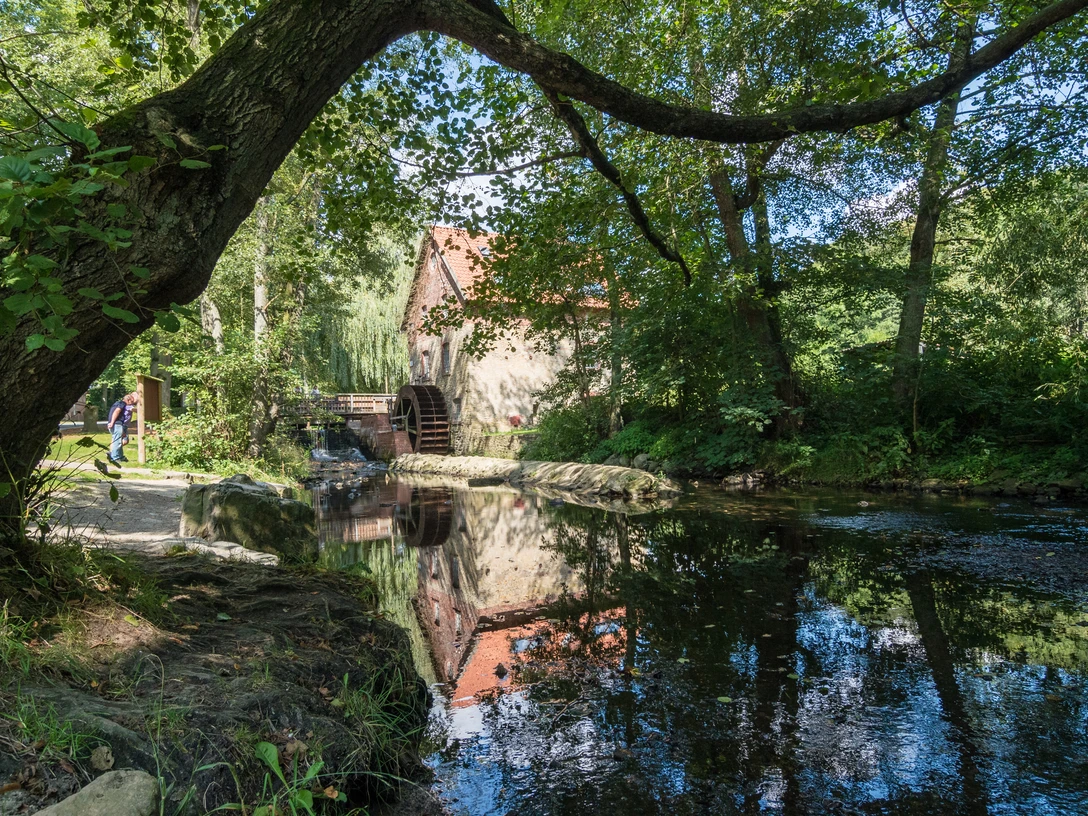Wassermühle Nettetal - Knollmeyers Wassermühle De watermolen in het Nettetal bij Osnabrück biedt wandelaars en fietsers ook een gezellig café