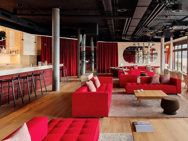 Bar Hermitage.jpg Innenausstattung der Bar Hermitage