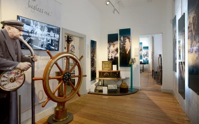 Elbschifffahrtsmuseum_Arbeiten an Bord ©Uwe Franzen.jpg