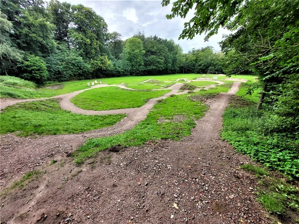 pumptrack-fleckeby-seitlich.jpg