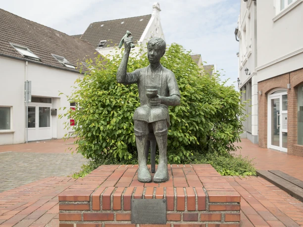 Schuhmacherort Statue