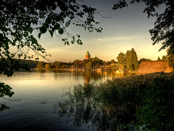 Barlachblick, Ratzeburger See mit Blick auf den Ratzeburger Dom Barlachblick, Ratzeburger See mit Blick auf den Ratzeburger Dom