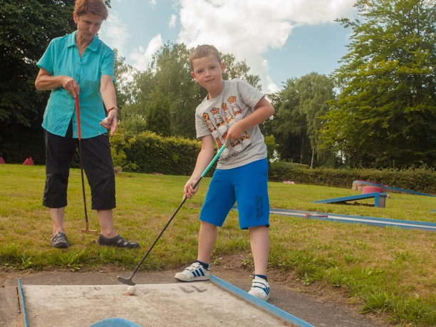 action-beim-minigolf