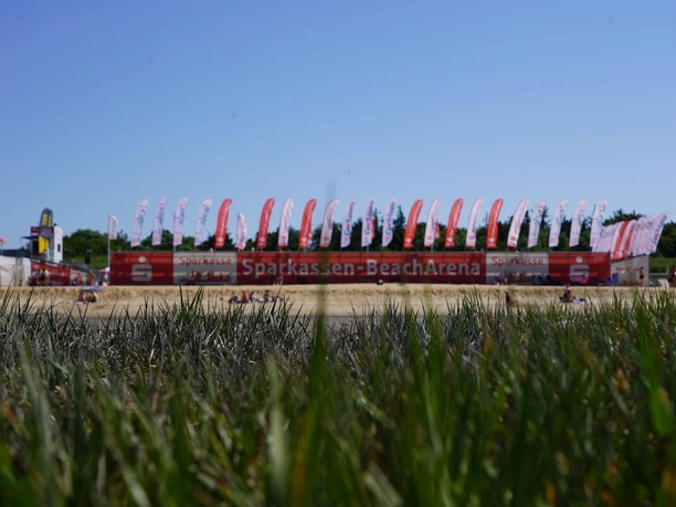 sparkassen-beacharena-duhnen-stadion-am-meer-strand-sportstaette-nordseeheilbad-cuxhaven.jpeg