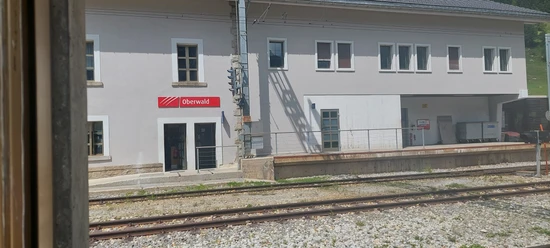 bahnhof-oberwald-wc-02.jpg