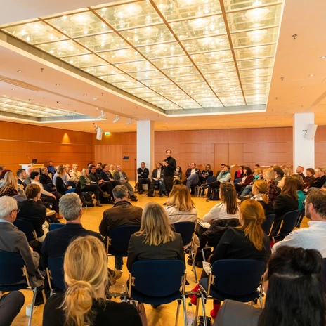 Meeting room at the event venue Congress Center Leipzig | Leipzig Convention Bureau