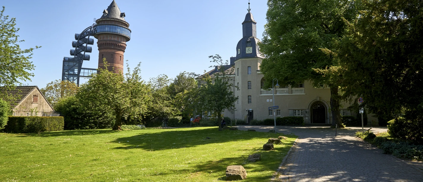 Schloß Styrum mit benachbartem Aquarius Wassermuseum
