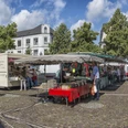 Markttag im Dorf Saarn