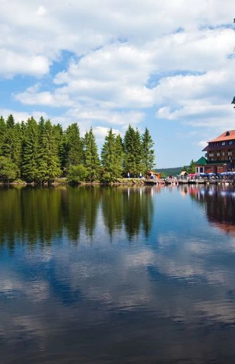 Mummelsee mit Berghotel Mummelsee