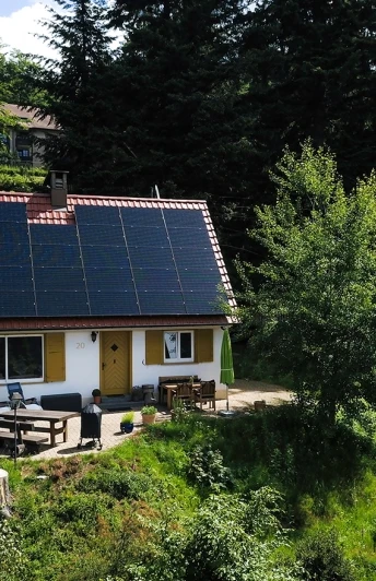 Ferienhaus mit großem Grundstück / Cottage on a large plot of land