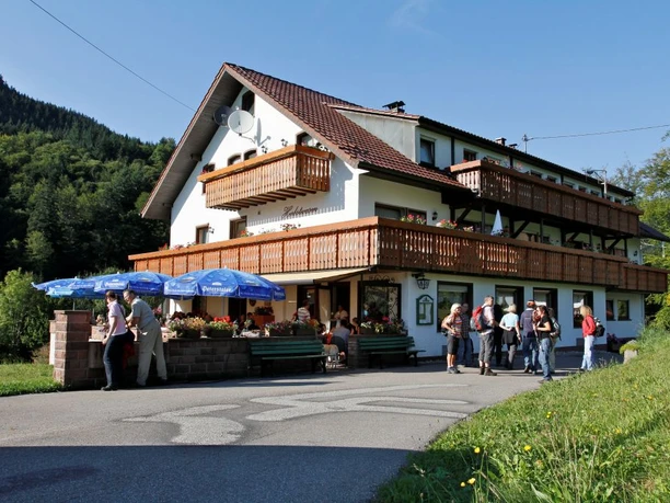 Aussenansicht im Sommer