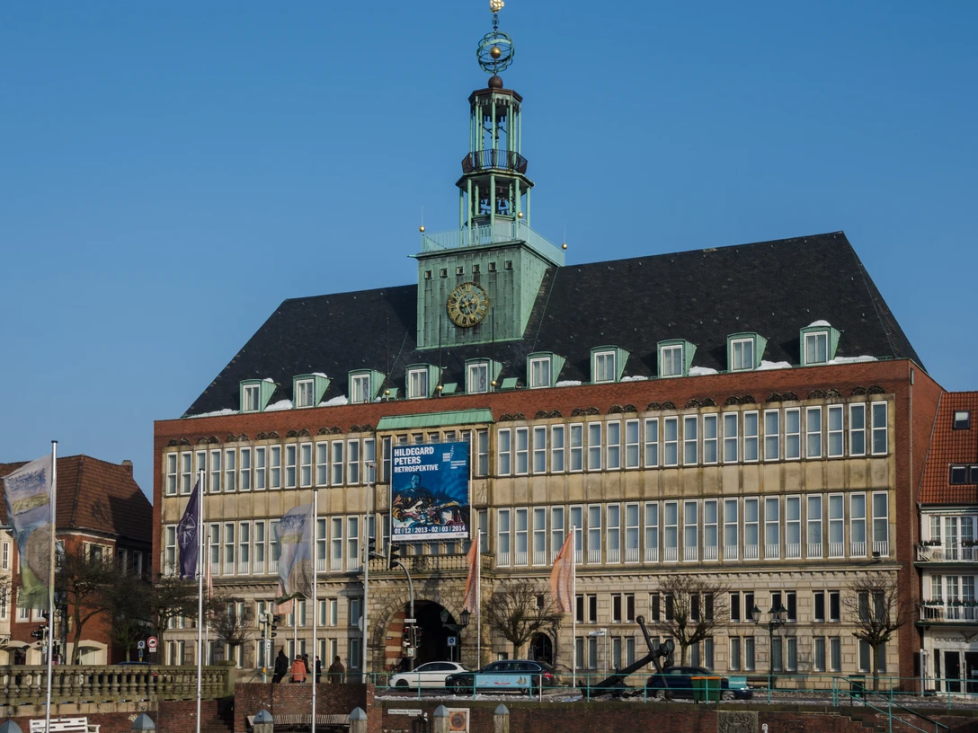 ostfriesische-landesmuseum_sandra-langenbach Blick auf das Ostfriesische Landesmuseum vom Ratsdelft aus View of the East Frisian State Museum from the RatsdelftUdsigt over det østfrisiske statsmuseum fra RatsdelftZicht op het Oostfriese Staatsmuseum vanaf de Ratsdelft