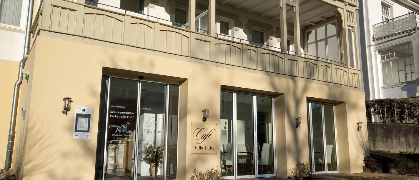 Café Villa Luise quer