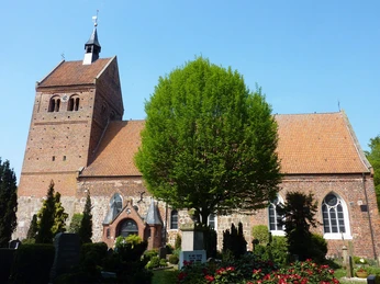 st-johannes-kirche-bad-zwischenahn-aussen