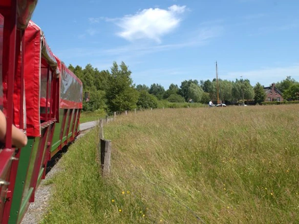 Torfbahn Blick aus der Torfbahn mit Blick auf eine Wiese
