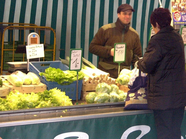 Wochenmarkt_Jever_01.jpg
