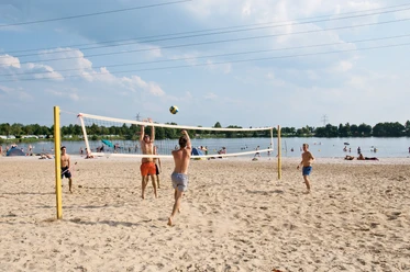 Badesee Grotegaste Naturresort am Emsdeich Westoverledingen Ostfriesland Familie Urlaub
