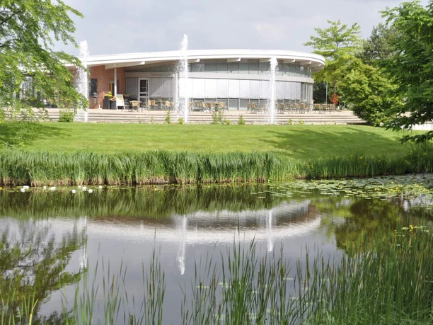 Park-der-Gaerten-Pavillon-aussen-heiraten-Bad-Zwischenahn.jpg