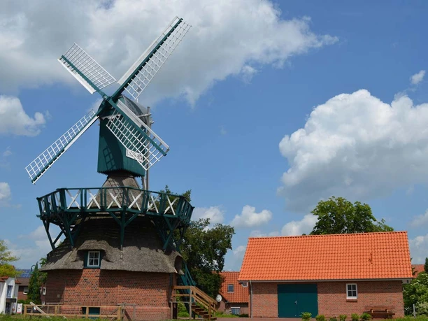Kokerwindmuehle-in-Bad-Zwischenahn-Trauung-Aussenansicht_01.jpg