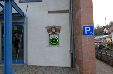 Öffentlicher Defibrillator