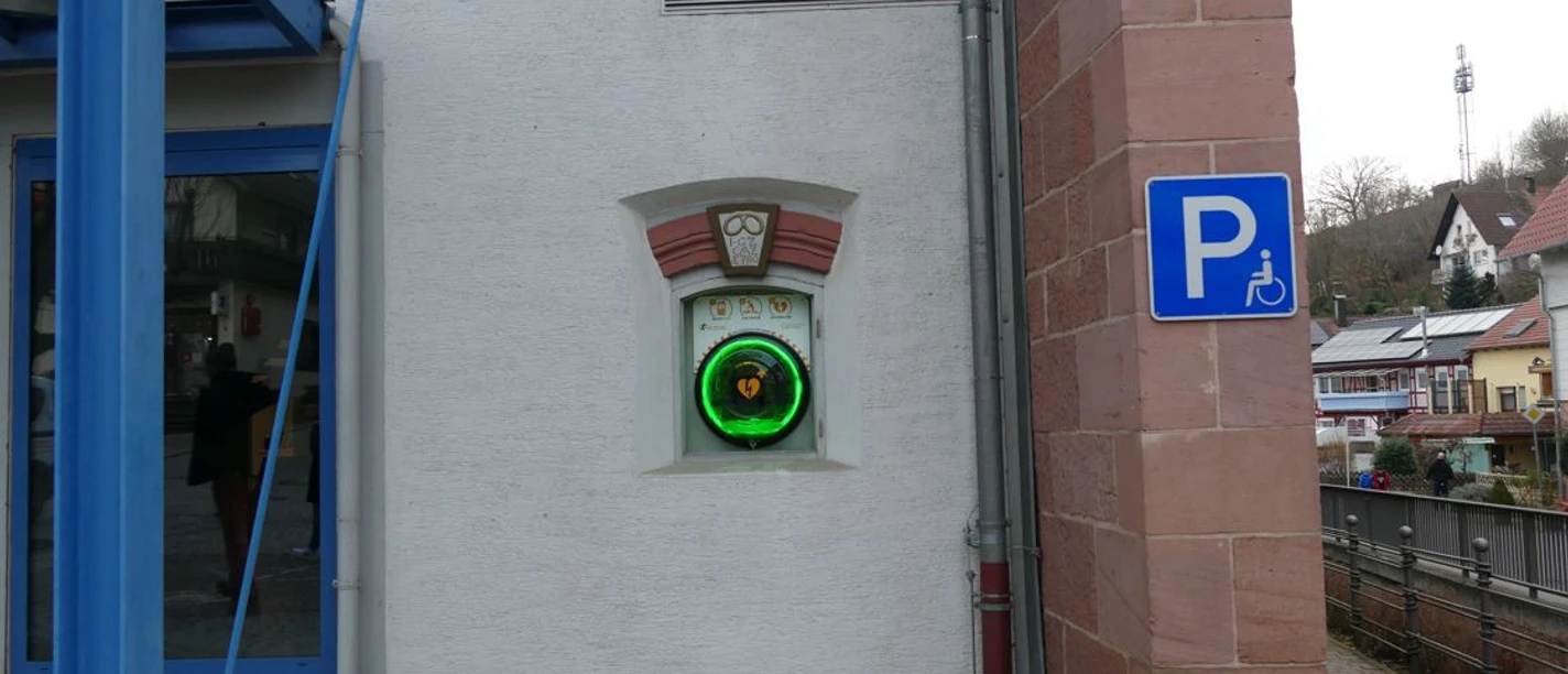 Öffentlicher Defibrillator