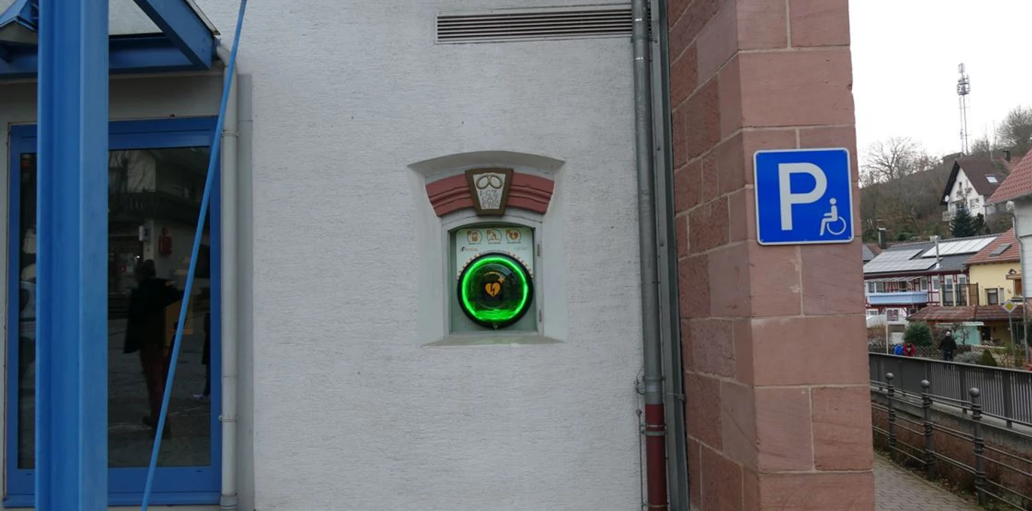 Öffentlicher Defibrillator