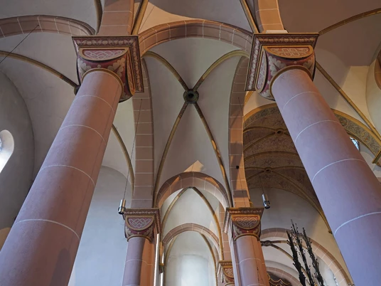 Säulen in der Nikolaikirche in Höxter