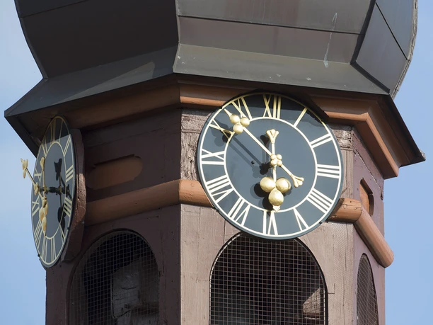uhr-rathaus